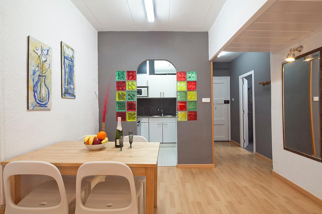 バルセロナディープ パープルアパートメント 部屋 写真