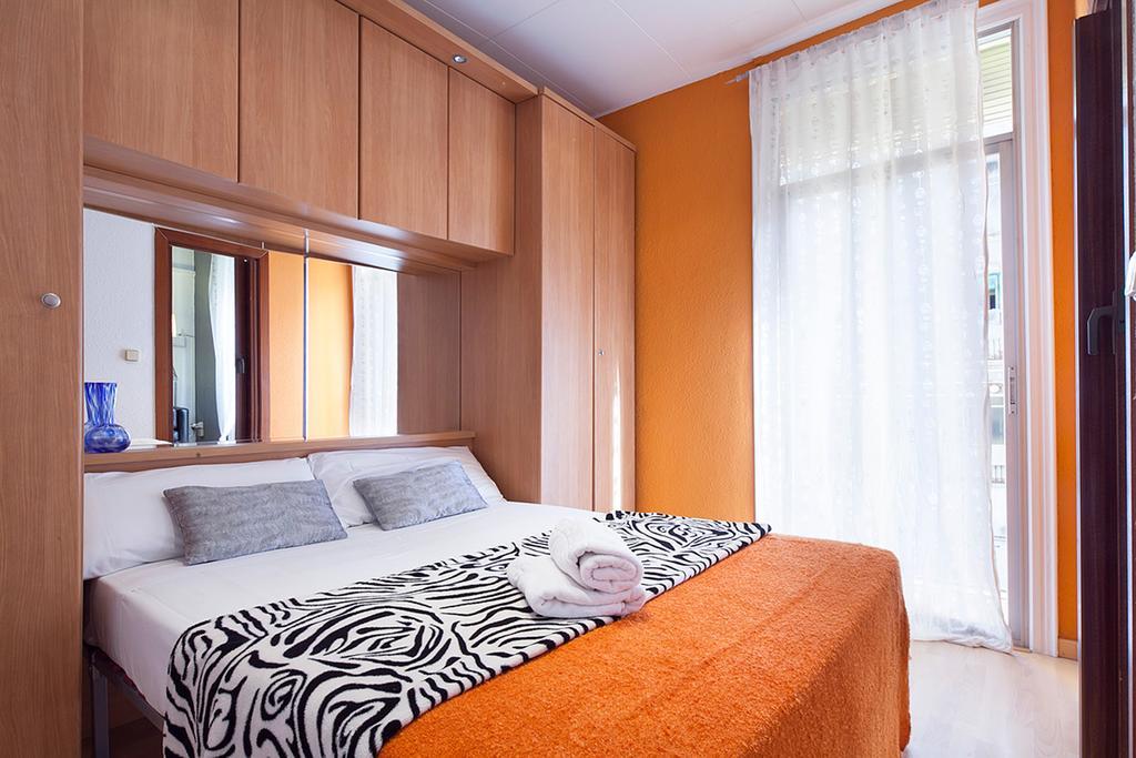 バルセロナディープ パープルアパートメント 部屋 写真